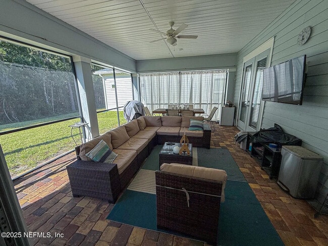 Building Photo - 2866 Montilla Dr