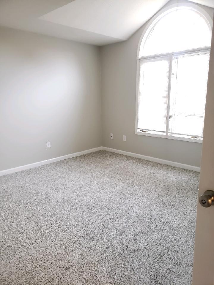 Building Photo - 924 Stonebrook Dr