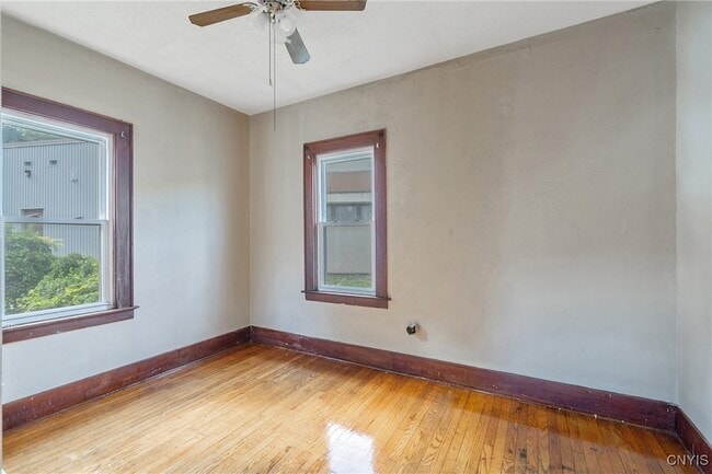 Building Photo - 518 E Brighton Ave