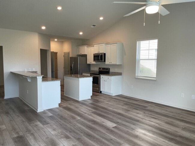 Building Photo - 3023 Cedar Creek Ln