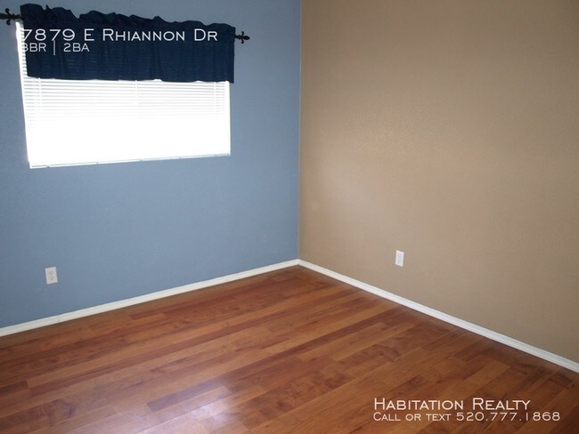 Building Photo - 3 Bedroom Home in Pantano Heights w/ Pool
