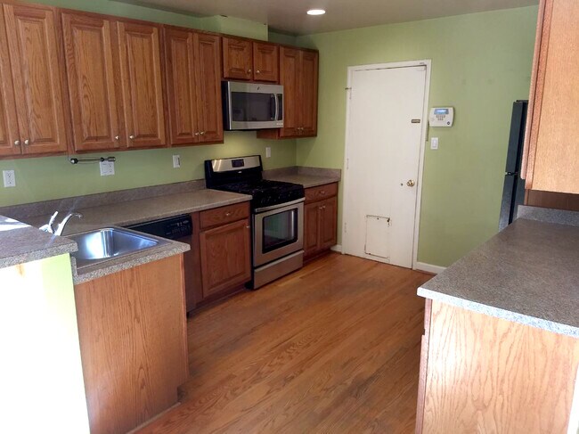 Building Photo - 41226 Erma Ave