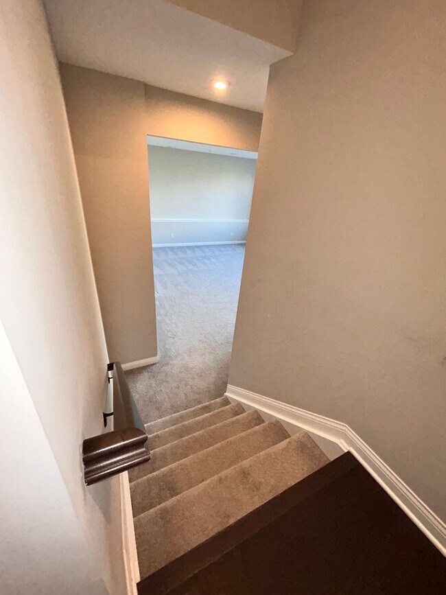 Building Photo - Home For Lease