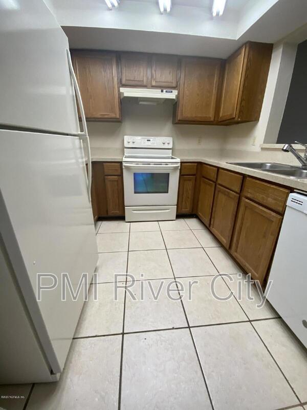 Building Photo - 2388 Ironstone Dr E