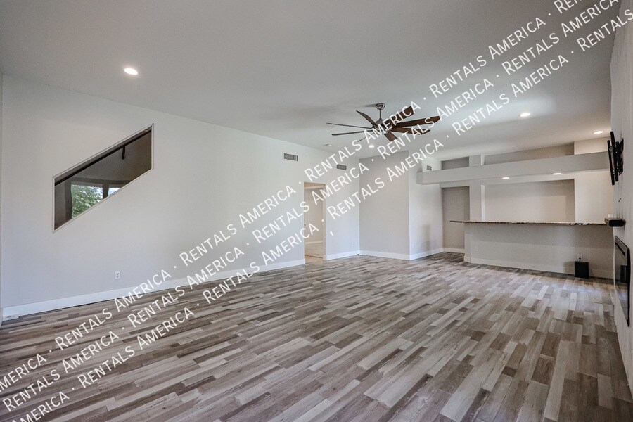 Building Photo - 1708 E Kaibab Dr