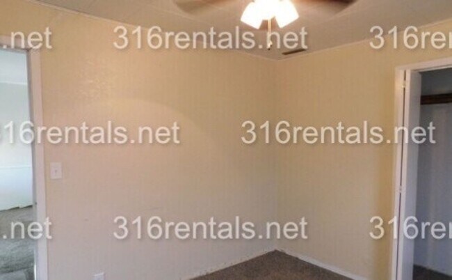 Building Photo - 621 Osage St