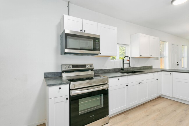 Building Photo - 2014 E 88th St