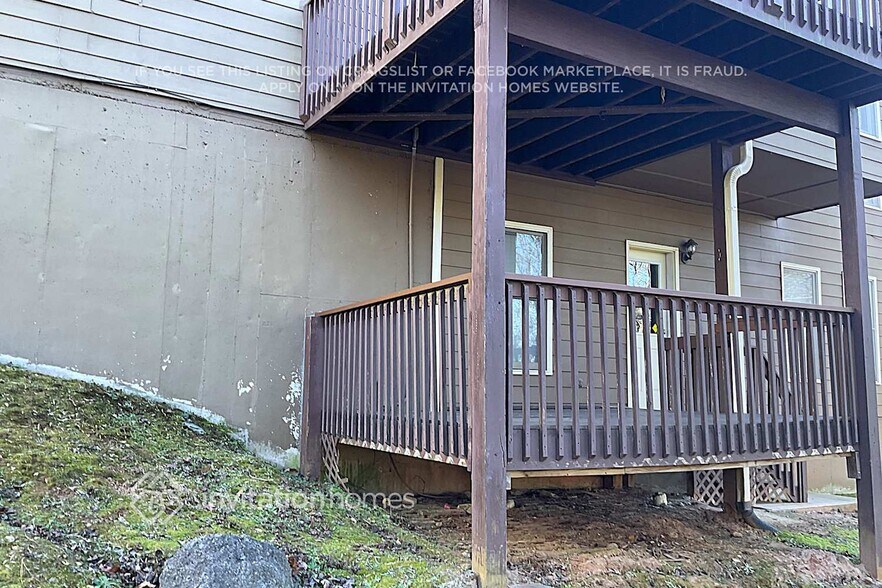 Building Photo - 2026 Castlemaine Cir