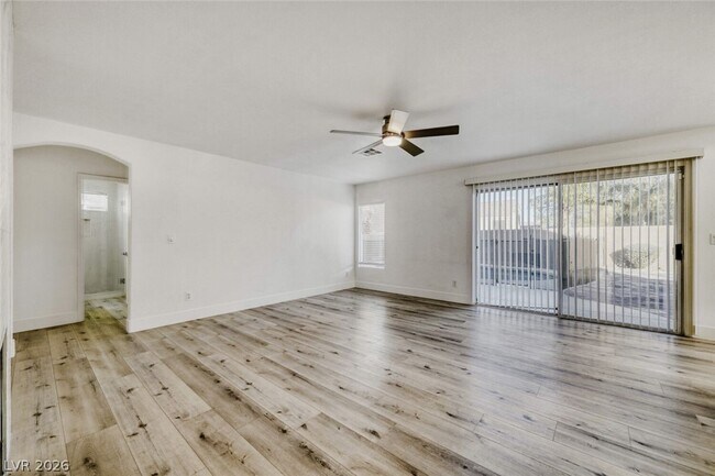 Building Photo - 1716 Tesara Vista Pl