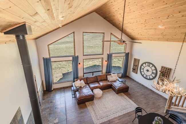 Building Photo - 67 Cowboy Wy
