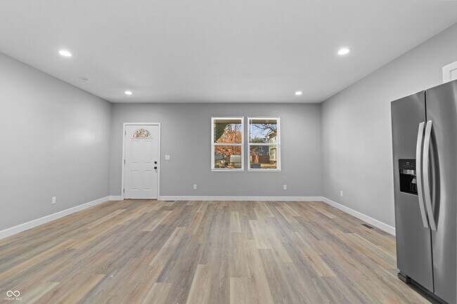 Building Photo - 3365 Broadway St