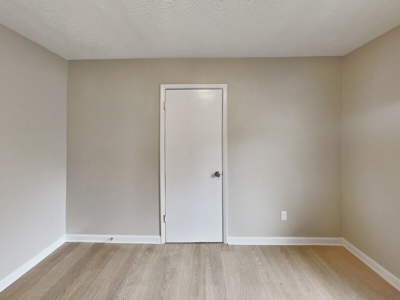 Building Photo - 8321 Beechwood Ct