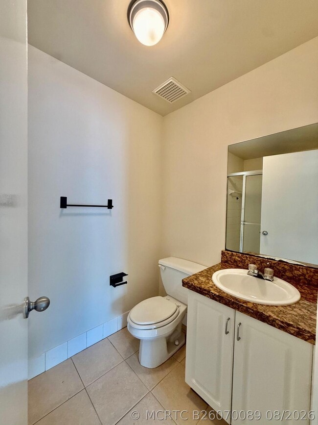 Building Photo - 6960 SW 39th St