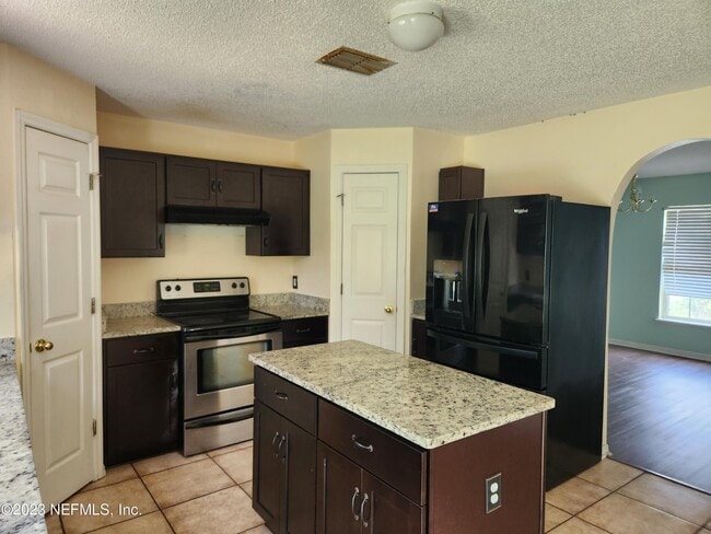 Building Photo - 7431 Overland Park Blvd