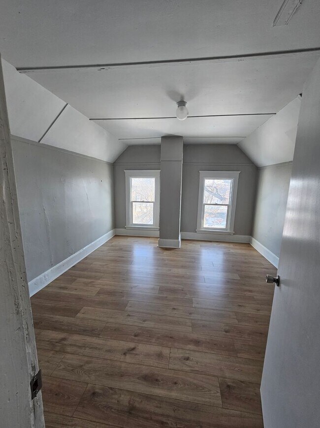 Building Photo - 2109 Roosevelt St