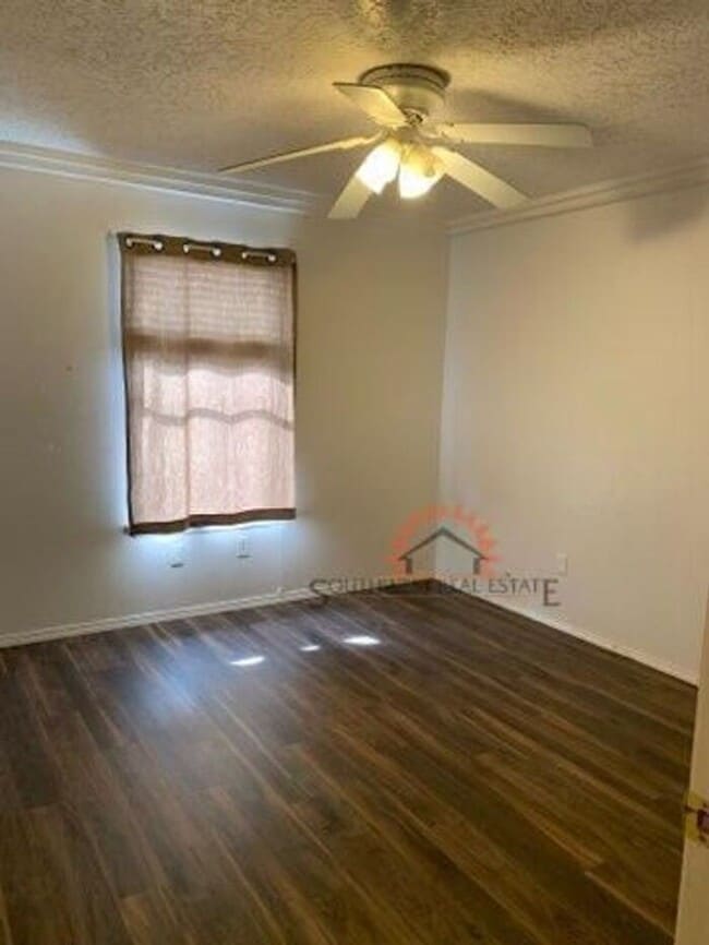 Building Photo - Great 2 bed 2 bath apartment