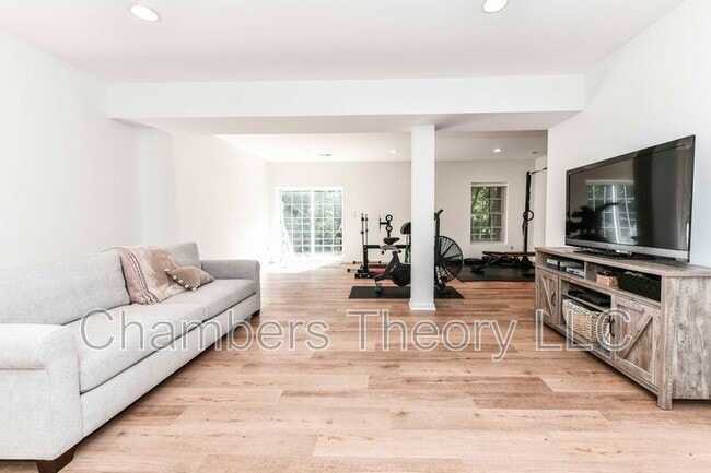 Building Photo - 46342 Summerhill Pl