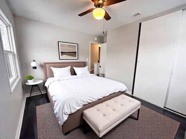 Building Photo - 3 Bedroom House