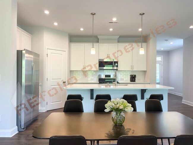 Building Photo - 238 Deardom Wy