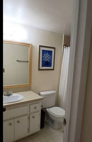 Building Photo - 5955 N Federal Hwy