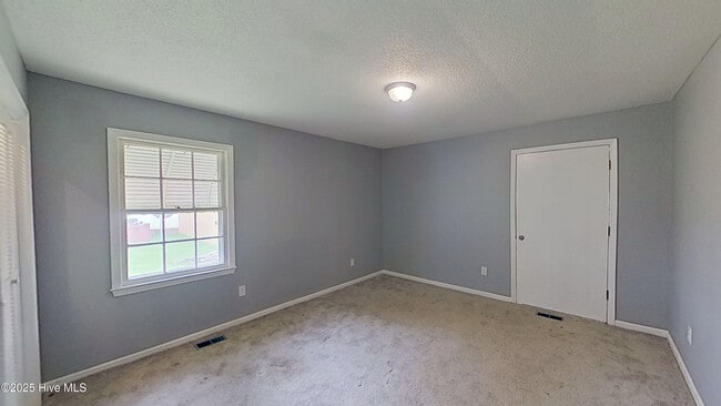 Building Photo - 1329 Hazel Ave