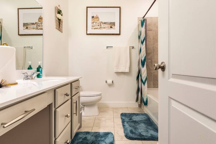 Building Photo - 528 Bronze Forest Dr