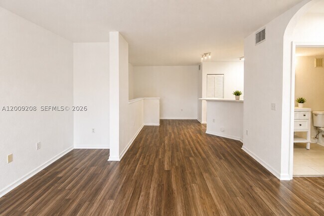 Building Photo - 1002 Belmont Ln