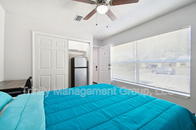 Building Photo - 1051 Dogwood Dr