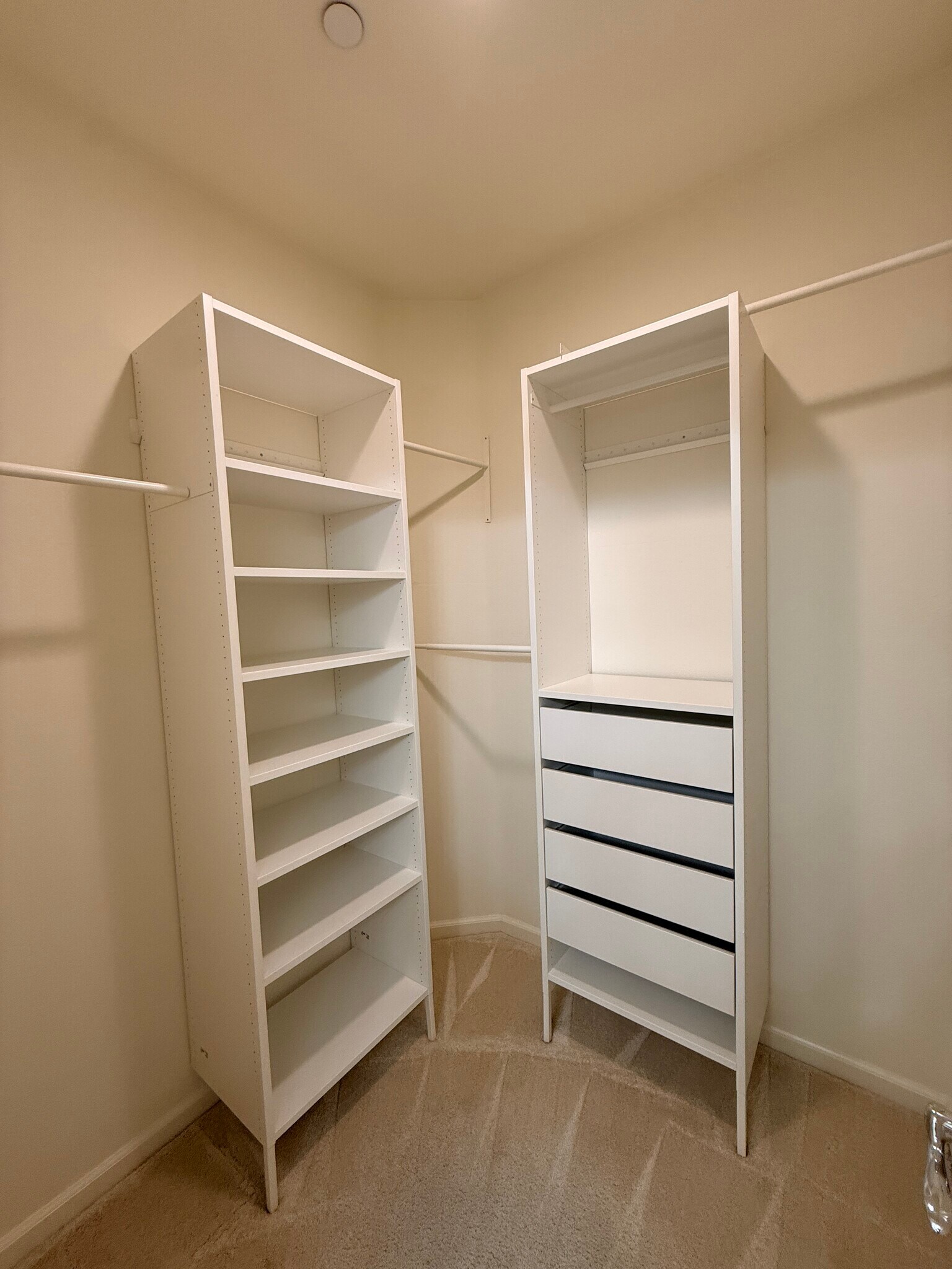 Walk-in Closet in Master - 677 Luz del Sol Loop