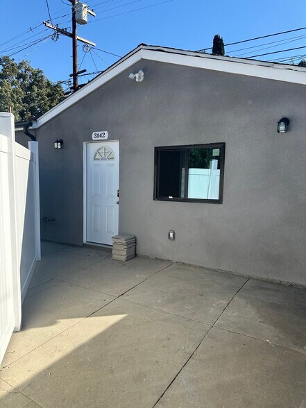 Building Photo - 3140 Stockbridge Ave