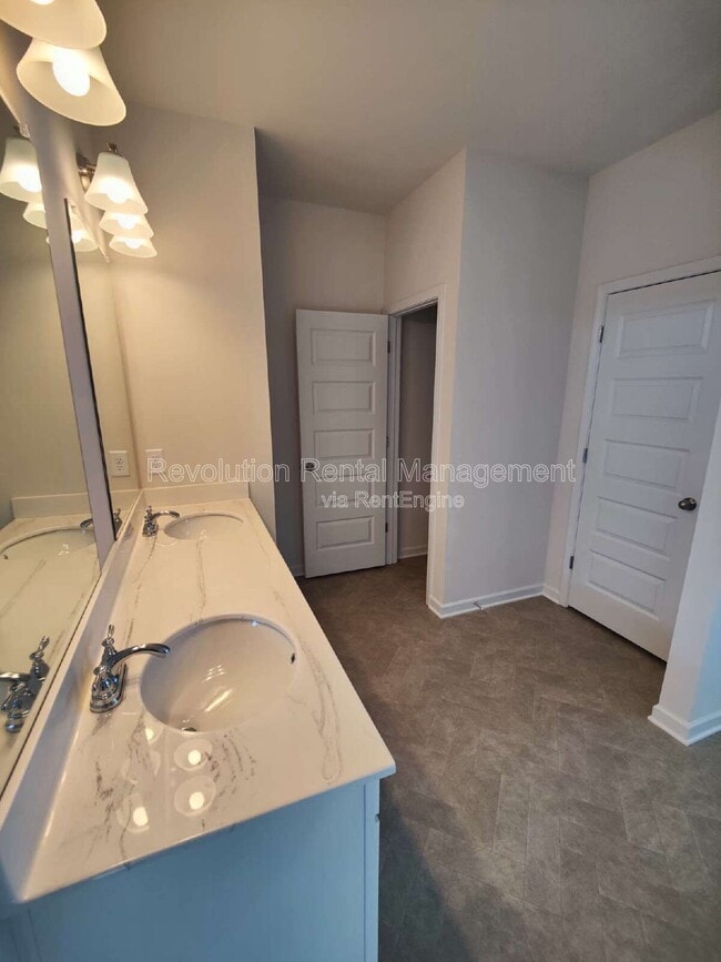 Building Photo - 500 Ozark Ln