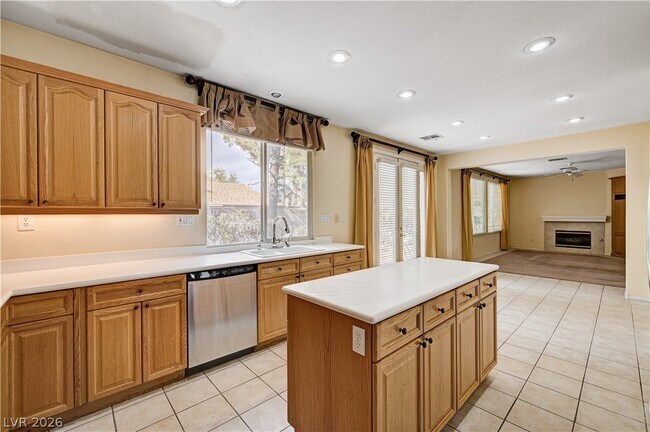 Building Photo - 2544 Kinnard Ave