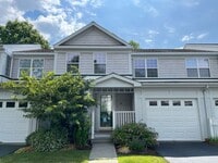 Building Photo - Spacious  South Burlington Townhouse for R...