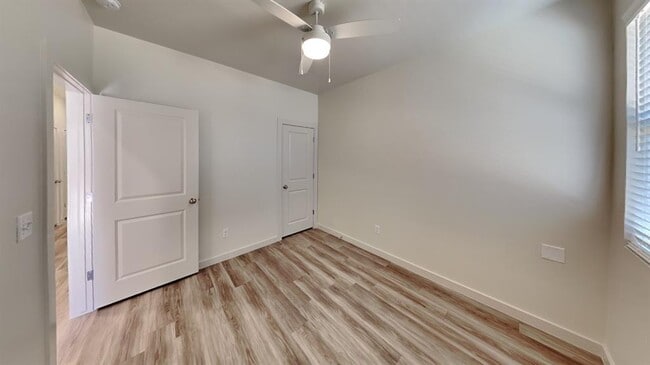 Building Photo - 3801 N Divis Ave