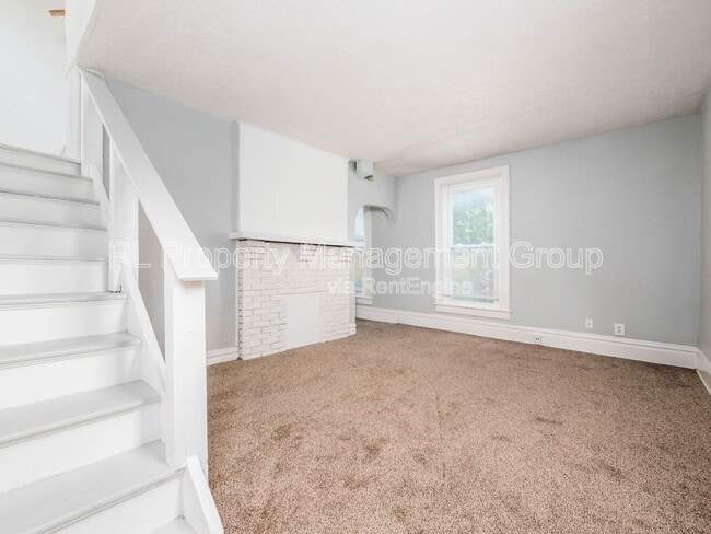 Building Photo - 2278 Indianola Ave