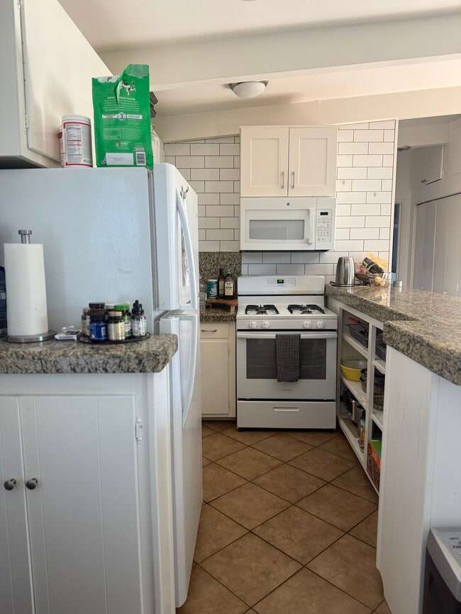 Building Photo - 1601 Gish Ave