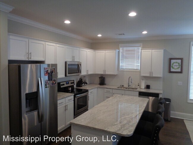 Building Photo - 104 Farm View Dr