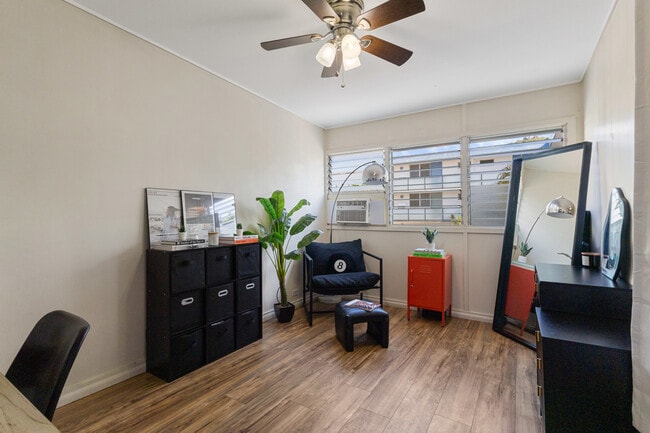 Building Photo - 1707 Anapuni St