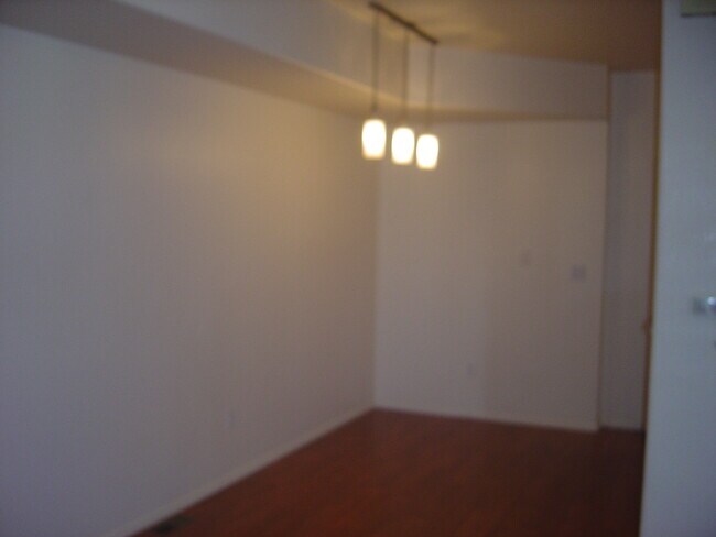 dining room - 4147 Outlook Blvd