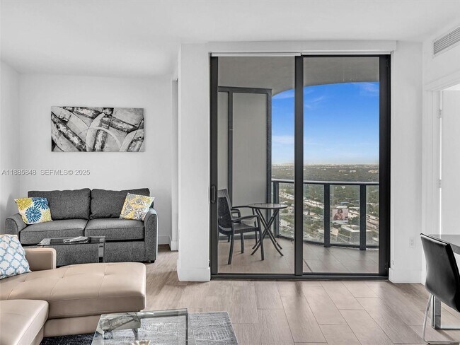 Building Photo - 121 NE 34th St