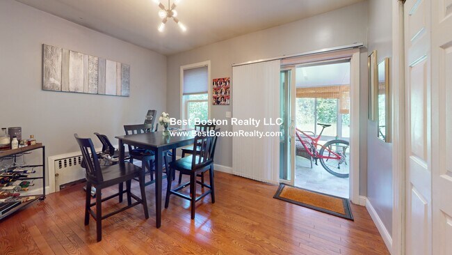 Building Photo - 15 Henry St