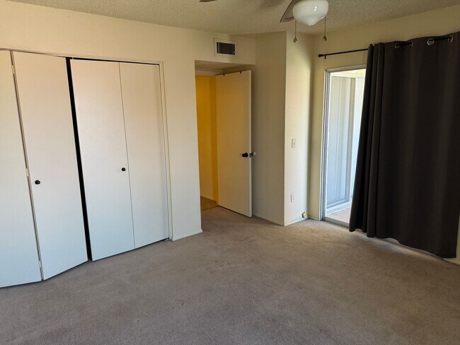 Building Photo - Visa Del Valle Townhome with Community Poo...