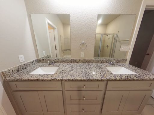 Building Photo - Beautiful Home with Everything in the Windcrest Gardens!