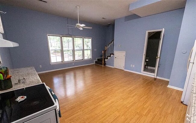 Building Photo - 327 Plantation Dr