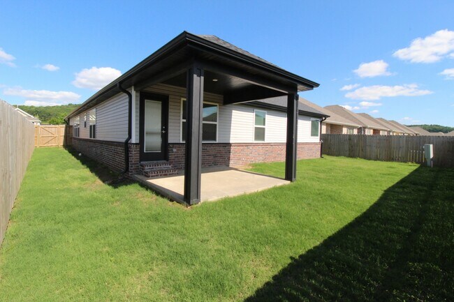 Building Photo - 427 Wagon Wheel Ave
