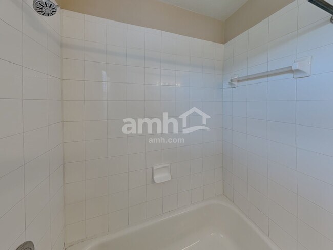 Building Photo - 11114 Creek Haven Dr