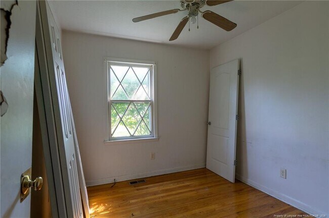 Building Photo - 202 Murray Fork Dr