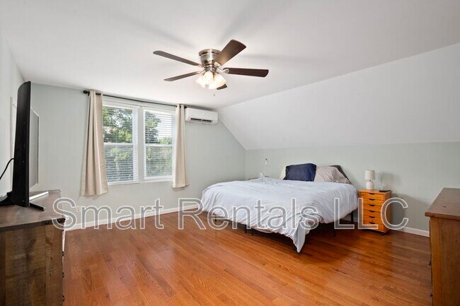 Building Photo - 7221 South St