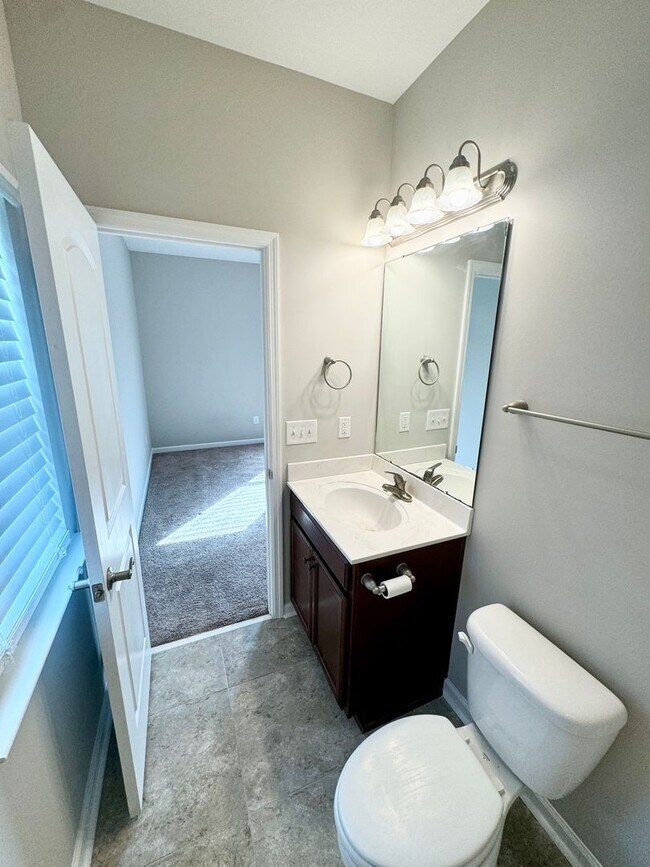 Building Photo - AVAILABLE 3 Bedroom/ 2 Bath with attached garage! Beautiful finishes throughout