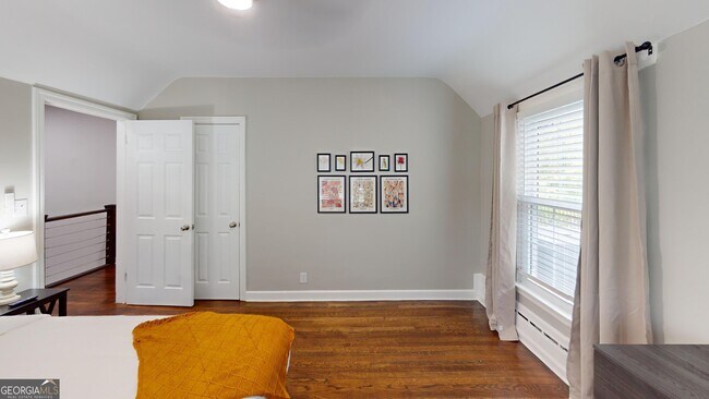 Building Photo - 1114 Fayetteville Rd SE